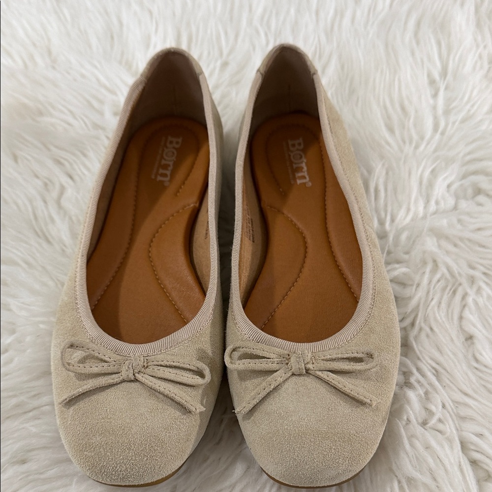 Born Women's Light Beige Suede Bow Ballet Flats